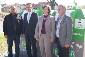 Nova možnost oddaje starih malih aparatov in odpadnih baterij12